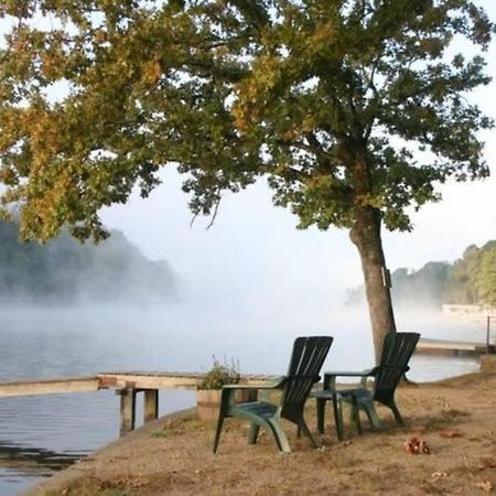 #05 - Lakefront Two Bedroom Cottage- Pet Friendly Hot Springs Buitenkant foto