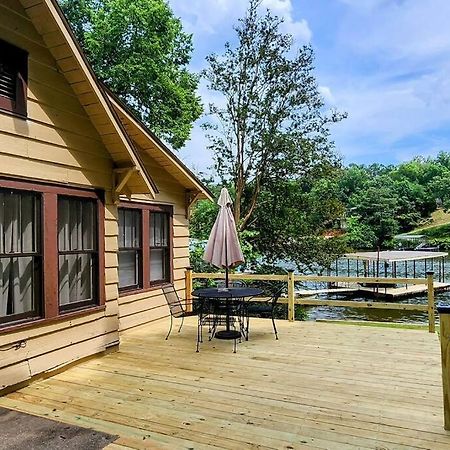 #05 - Lakefront Two Bedroom Cottage- Pet Friendly Hot Springs Buitenkant foto