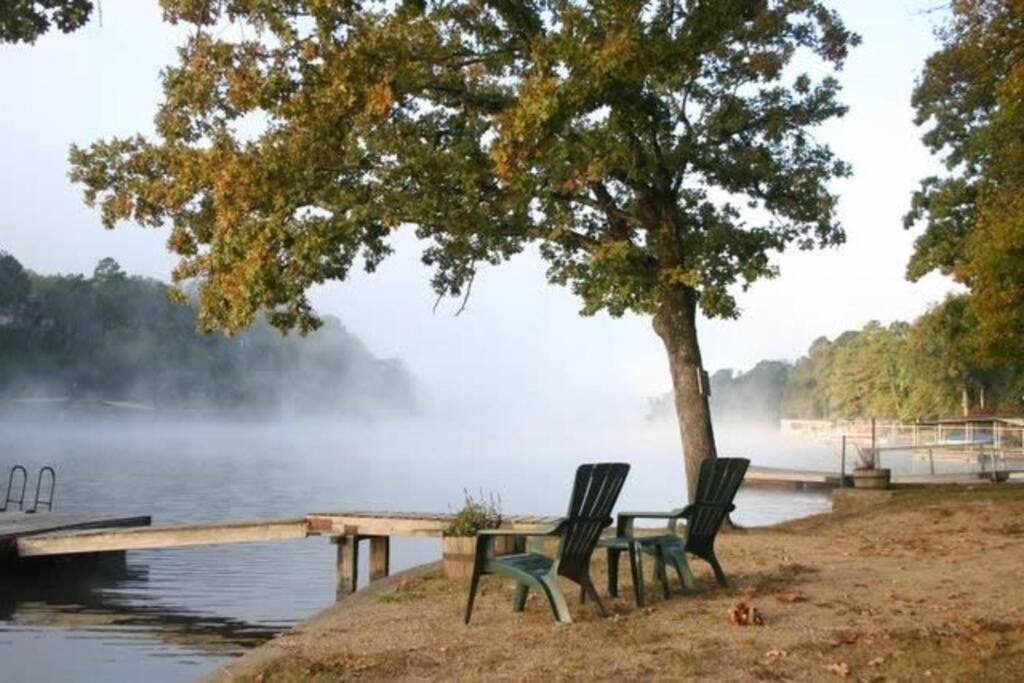 #05 - Lakefront Two Bedroom Cottage- Pet Friendly Hot Springs Buitenkant foto