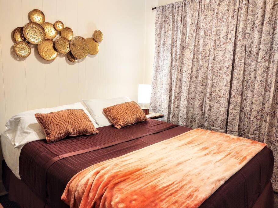 #05 - Lakefront Two Bedroom Cottage- Pet Friendly Hot Springs Buitenkant foto
