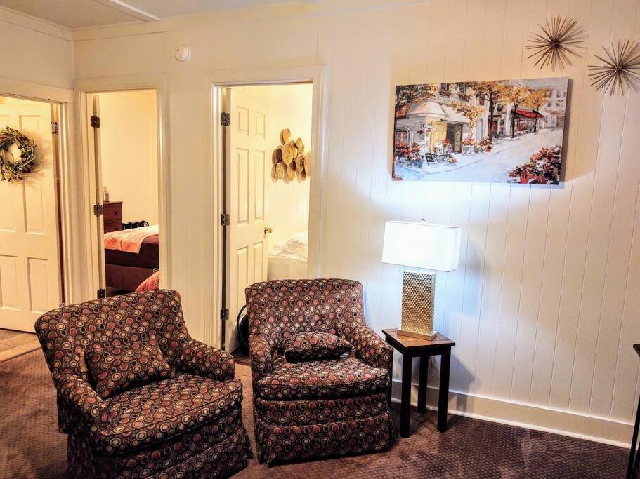 #05 - Lakefront Two Bedroom Cottage- Pet Friendly Hot Springs Buitenkant foto